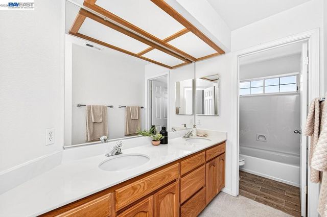 579 Amberwood Way, Livermore, CA 94551