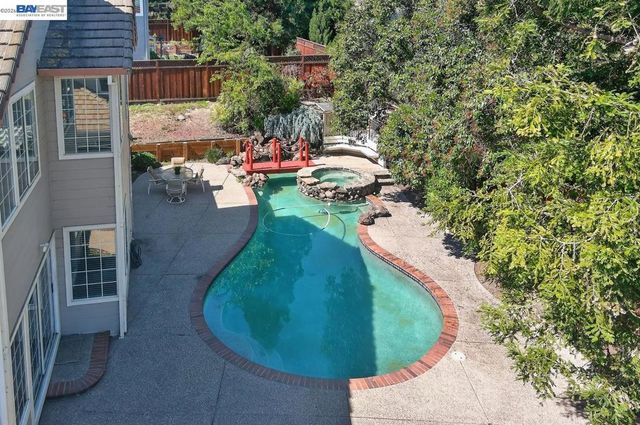 579 Amberwood Way, Livermore, CA 94551