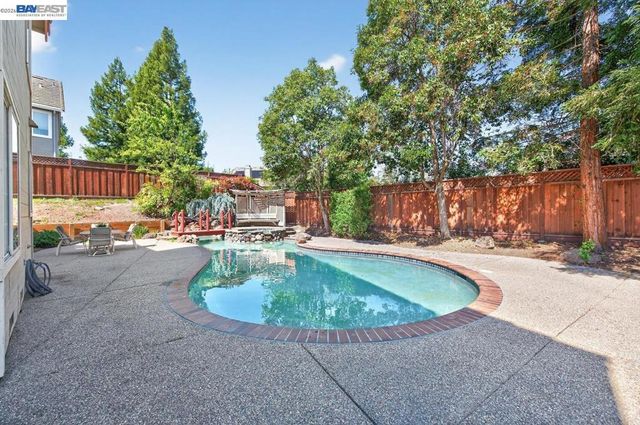 579 Amberwood Way, Livermore, CA 94551