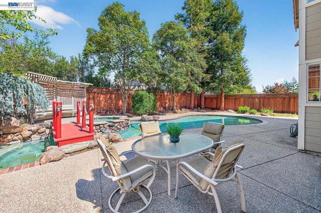 579 Amberwood Way, Livermore, CA 94551