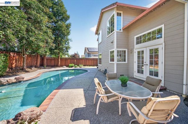 579 Amberwood Way, Livermore, CA 94551