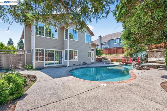 579 Amberwood Way, Livermore, CA 94551