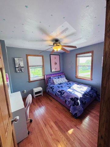 1402 4th Avenue, Belle Plaine, IA 50208