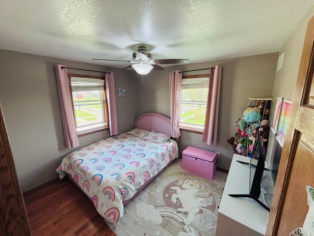 1402 4th Avenue, Belle Plaine, IA 50208