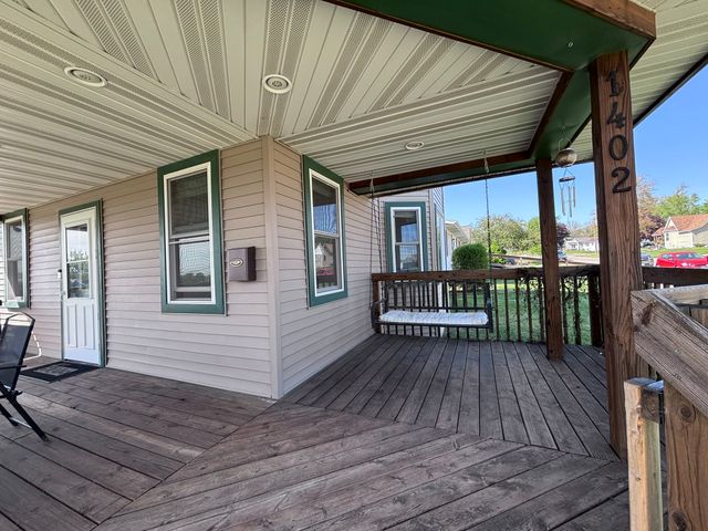 1402 4th Avenue, Belle Plaine, IA 50208