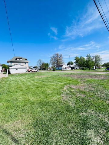 1402 4th Avenue, Belle Plaine, IA 50208