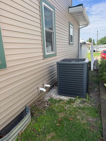 1402 4th Avenue, Belle Plaine, IA 50208