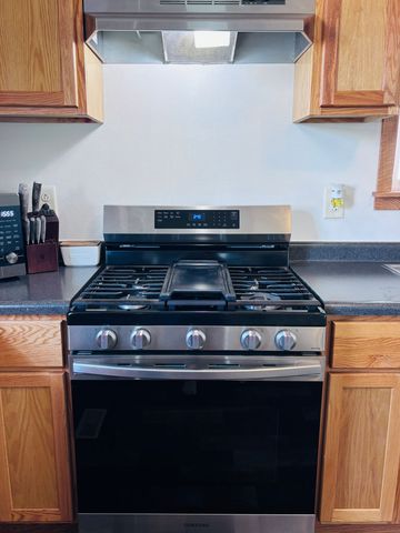 1402 4th Avenue, Belle Plaine, IA 50208