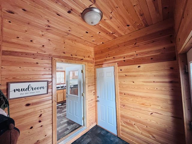 1402 4th Avenue, Belle Plaine, IA 50208