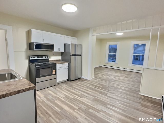 42 Spring Street, New London, CT 06320