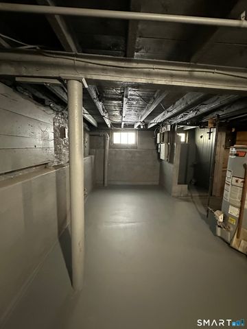 42 Spring Street, New London, CT 06320