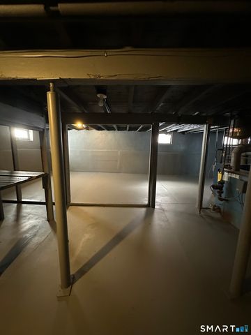 42 Spring Street, New London, CT 06320