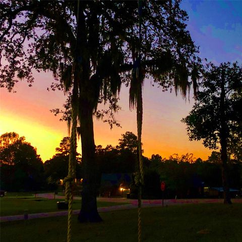 1 West Forest Dr, Huntsville, TX 77340