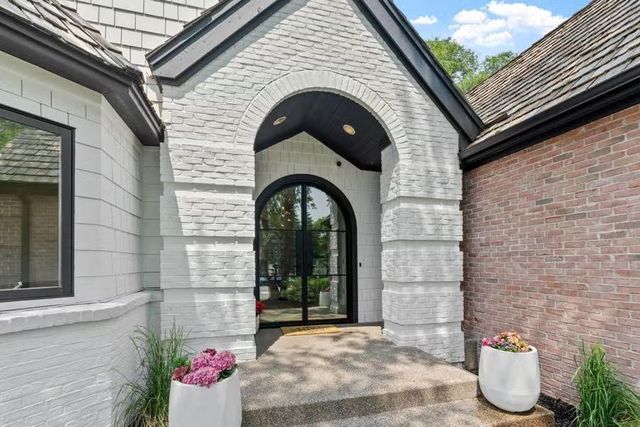 6141 Sherman Circle, Edina, MN 55436