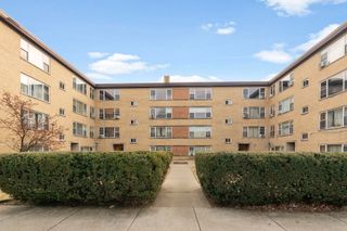 2615 W Fitch Avenue 3A, Chicago, IL 60645