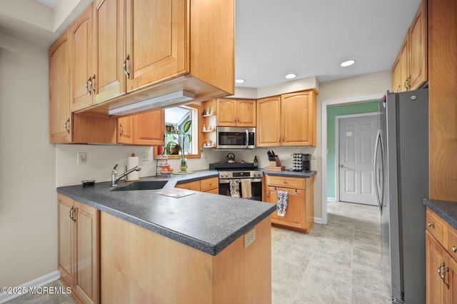 26 Krebs Road, Plainsboro, NJ 08536