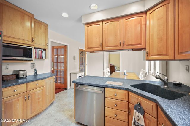 26 Krebs Road, Plainsboro, NJ 08536