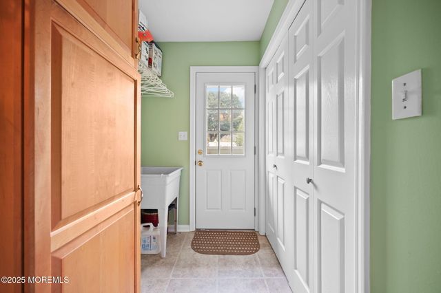 26 Krebs Road, Plainsboro, NJ 08536