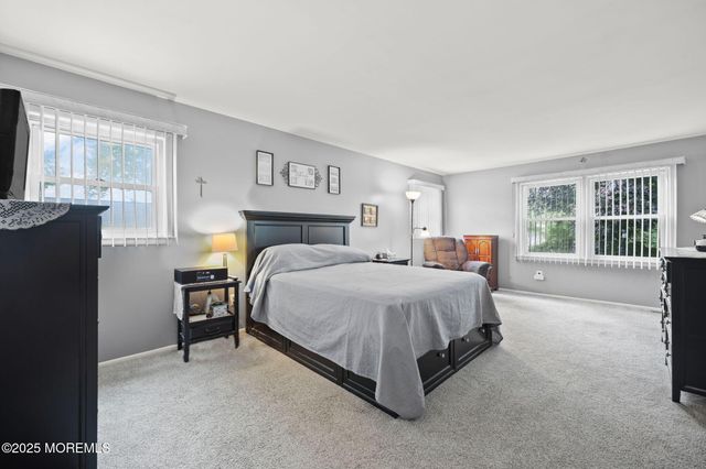 26 Krebs Road, Plainsboro, NJ 08536