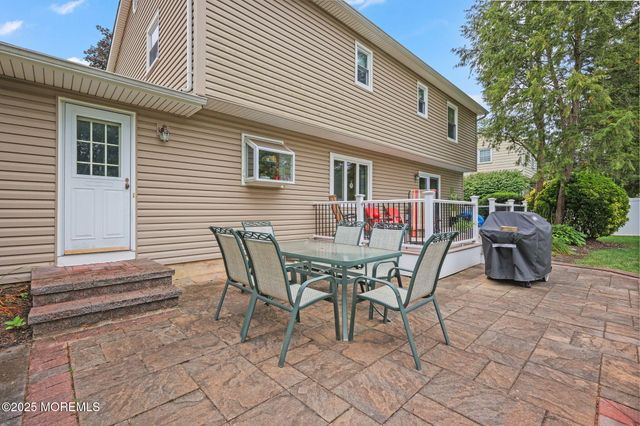 26 Krebs Road, Plainsboro, NJ 08536