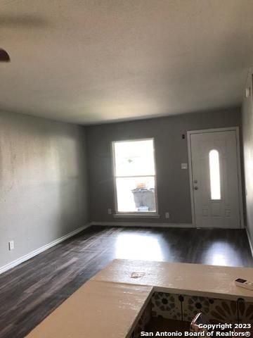 527 VALLEY PARK DR, San Antonio, TX 78227