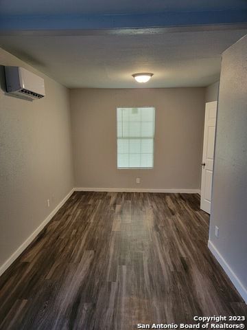 527 VALLEY PARK DR, San Antonio, TX 78227