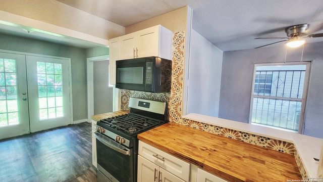 527 VALLEY PARK DR, San Antonio, TX 78227