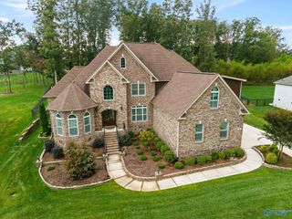 26 Emerald Point SE, Huntsville, AL 35803