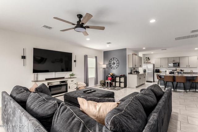 700 W Lexington Street, Vail, AZ 85641