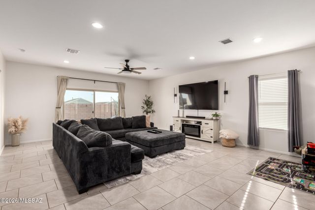 700 W Lexington Street, Vail, AZ 85641