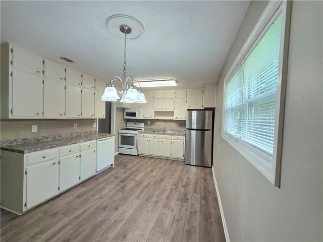 3460 Meadowview Drive, Lithia Springs, GA 30122