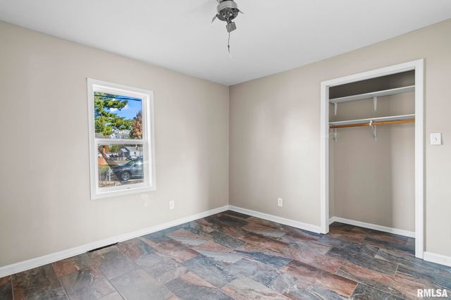 1129 N DANIEL Avenue, Springfield, IL 62702