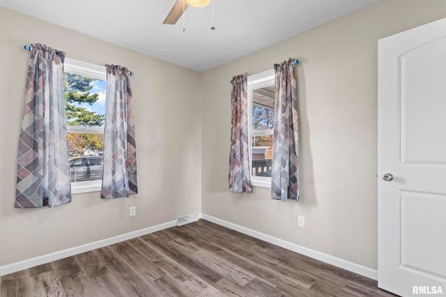 1129 N DANIEL Avenue, Springfield, IL 62702