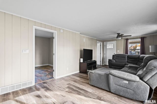 1129 N DANIEL Avenue, Springfield, IL 62702