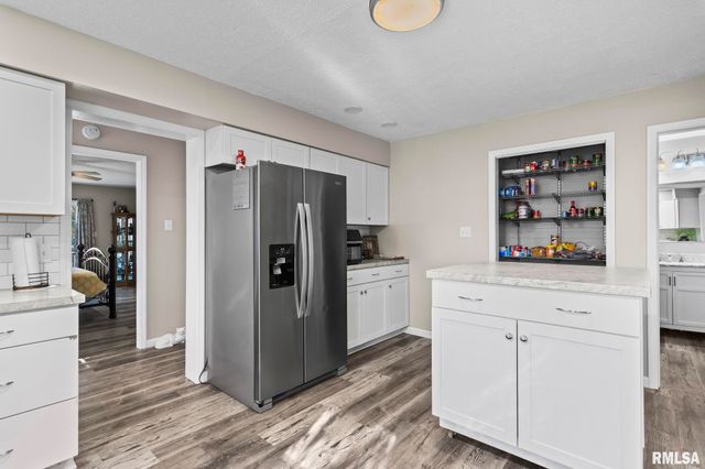 1129 N DANIEL Avenue, Springfield, IL 62702