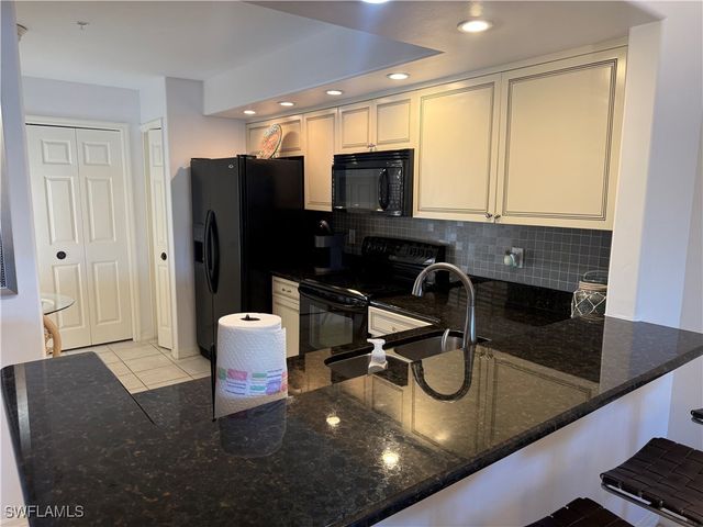 13070 Amberley CT 902, Bonita Springs, FL 34135