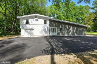 2429 GRUBB RD, Wilmington, DE 19810