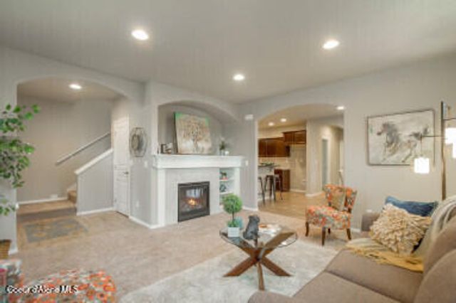 307 E GROSBEAK AVE, Hayden, ID 83835