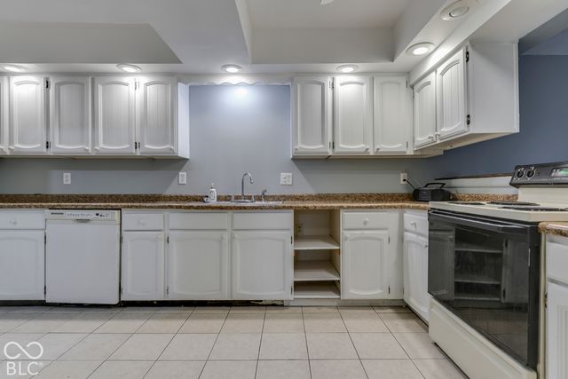 4216 Foxglove Trace, Indianapolis, IN 46237