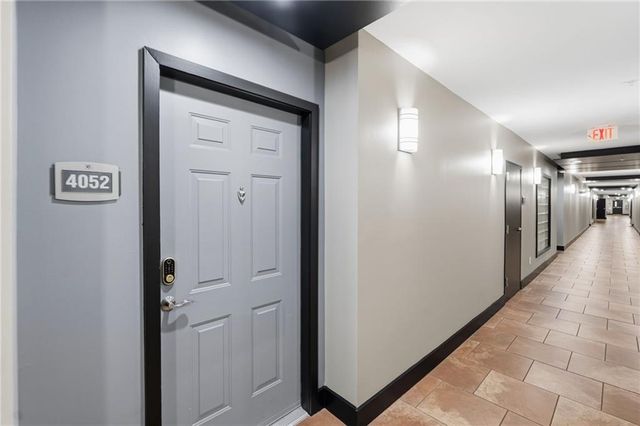390 17th Street NW 4052, Atlanta, GA 30363