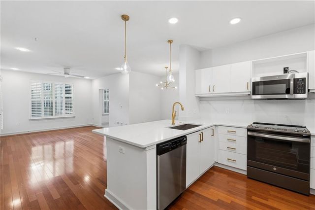 390 17th Street NW 4052, Atlanta, GA 30363