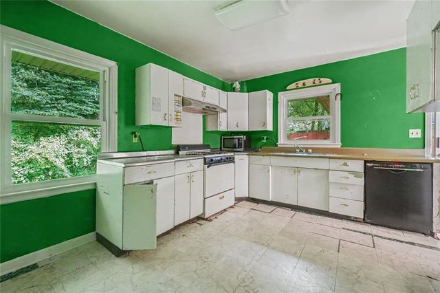 2841 Cloverhurst Drive, Atlanta, GA 30344