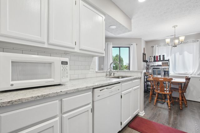 2196 Hedgerow Road, 2196G, Columbus, OH 43220