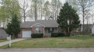 632 Ashley Oaks Dr, Clarksville, TN 37042