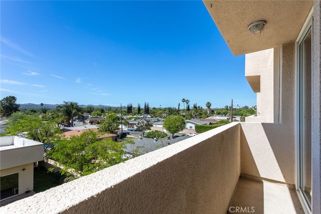19350 Sherman Way 212, Reseda, CA 91335