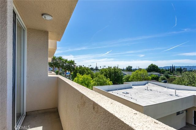 19350 Sherman Way 212, Reseda, CA 91335