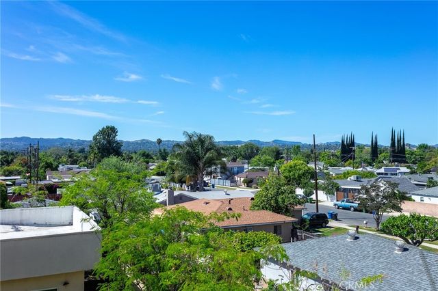 19350 Sherman Way 212, Reseda, CA 91335