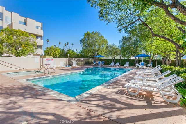 19350 Sherman Way 212, Reseda, CA 91335