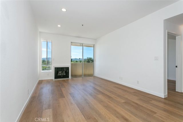 19350 Sherman Way 212, Reseda, CA 91335