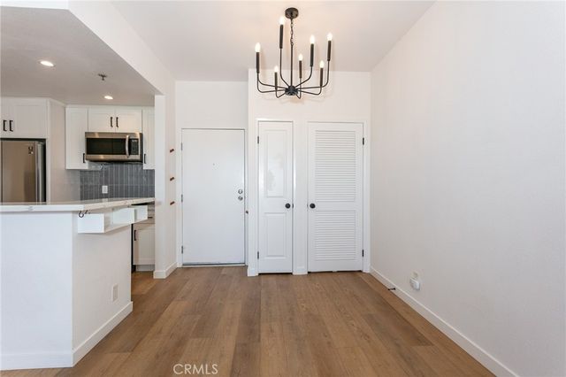 19350 Sherman Way 212, Reseda, CA 91335